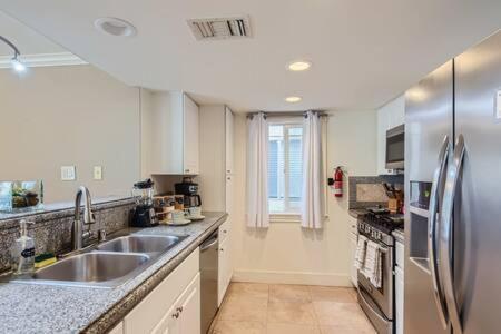 Awesome 3Br 2Bth 1 Block To Beach C2 Newport Beach Exterior foto
